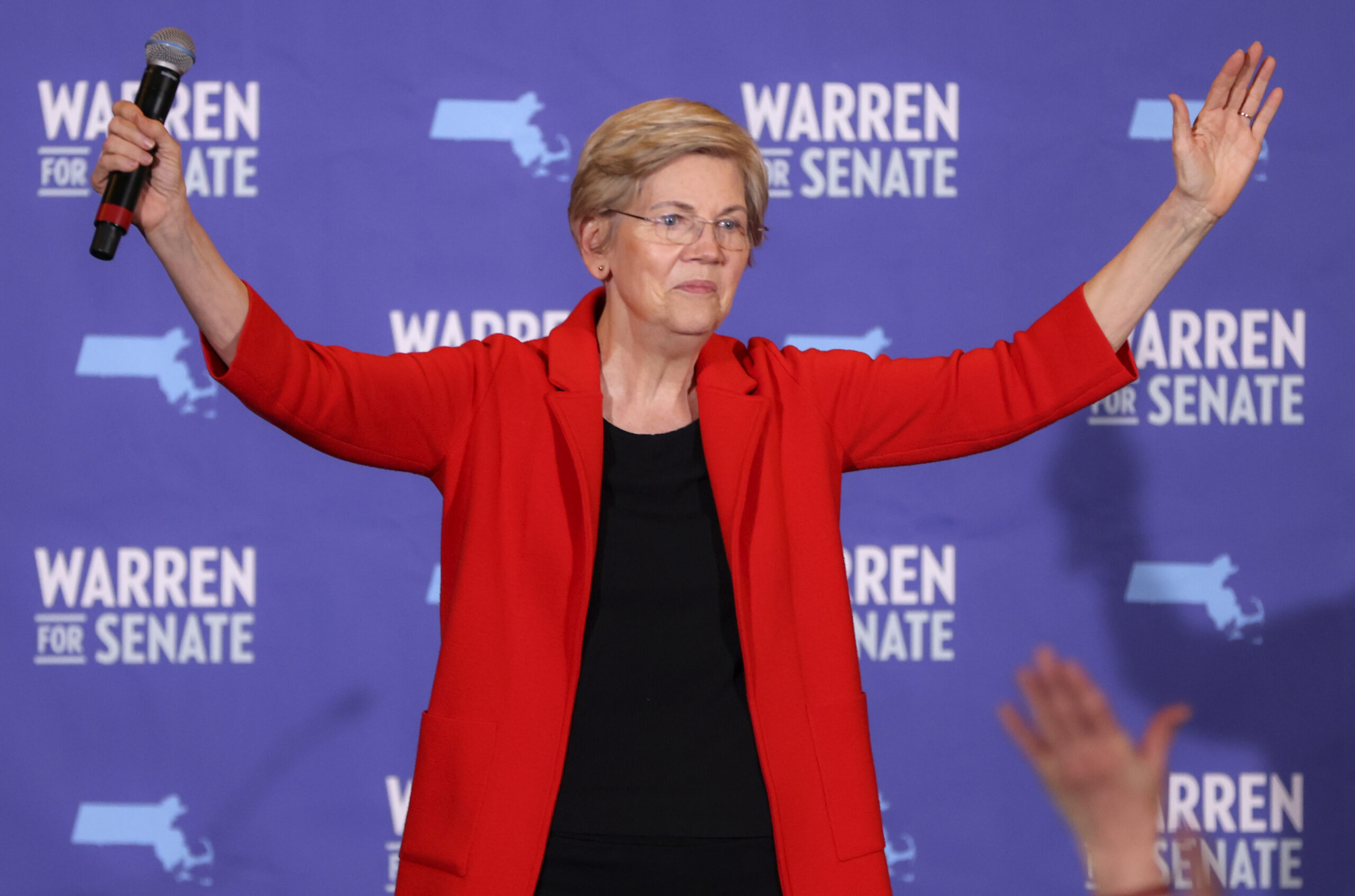 TRAITOR: Elizabeth Warren brazenly calls for granting citizenship to illegal immigrants, says Harris ‘will get that done’ – she must be stopped